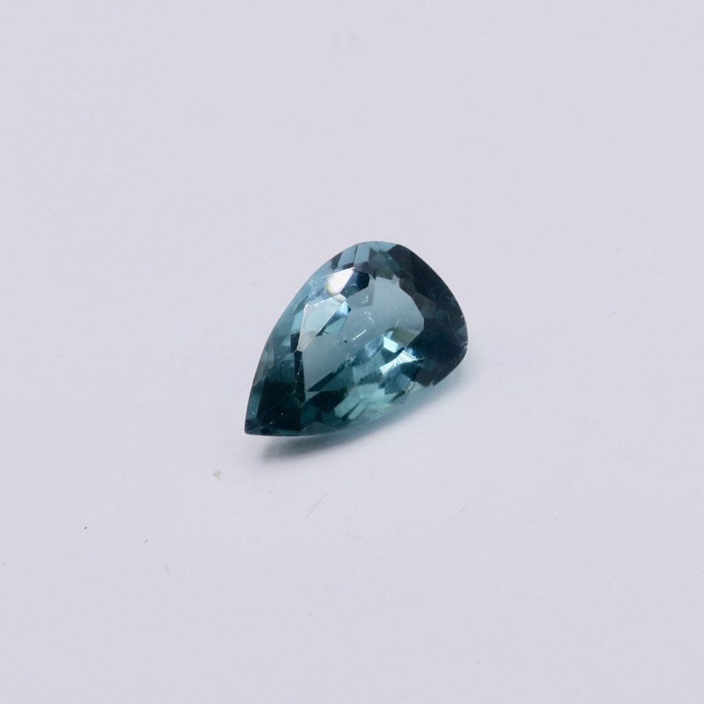 bague de fiançailles grenoble, tourmaline bleu poire, pierre précieuse