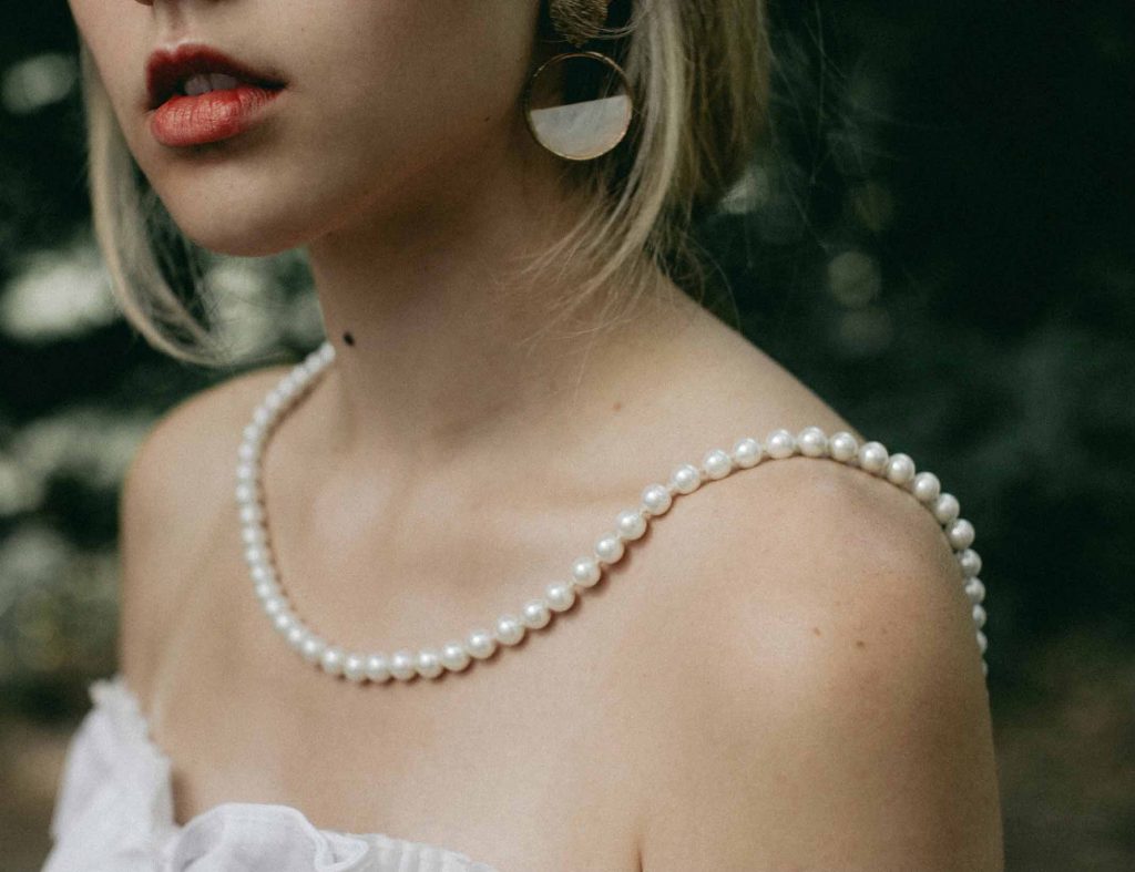 bijouterie Grenoble, re-enfilage de collier de perles