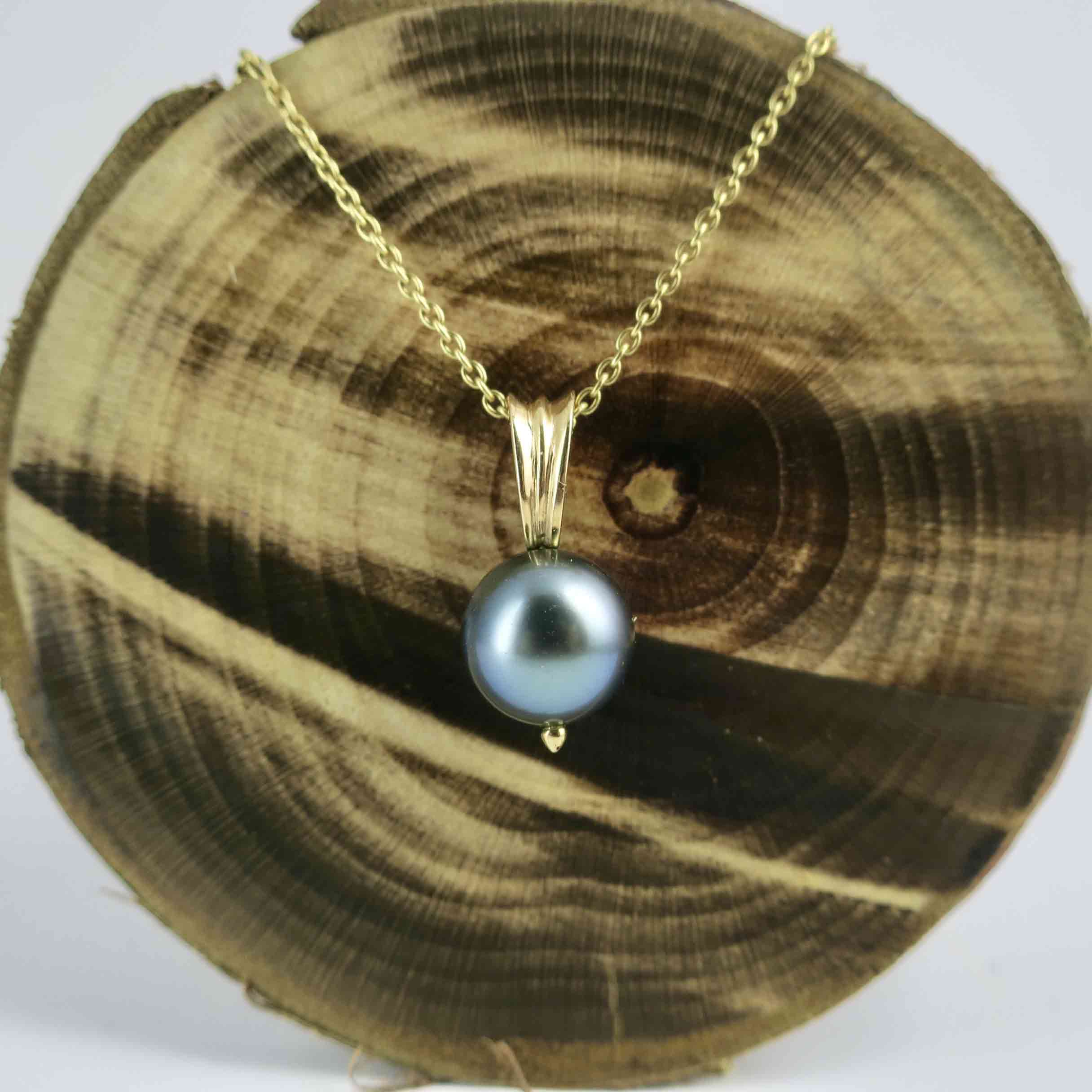bijoutier grenoble, collier or jaune avec une perle de Tahiti