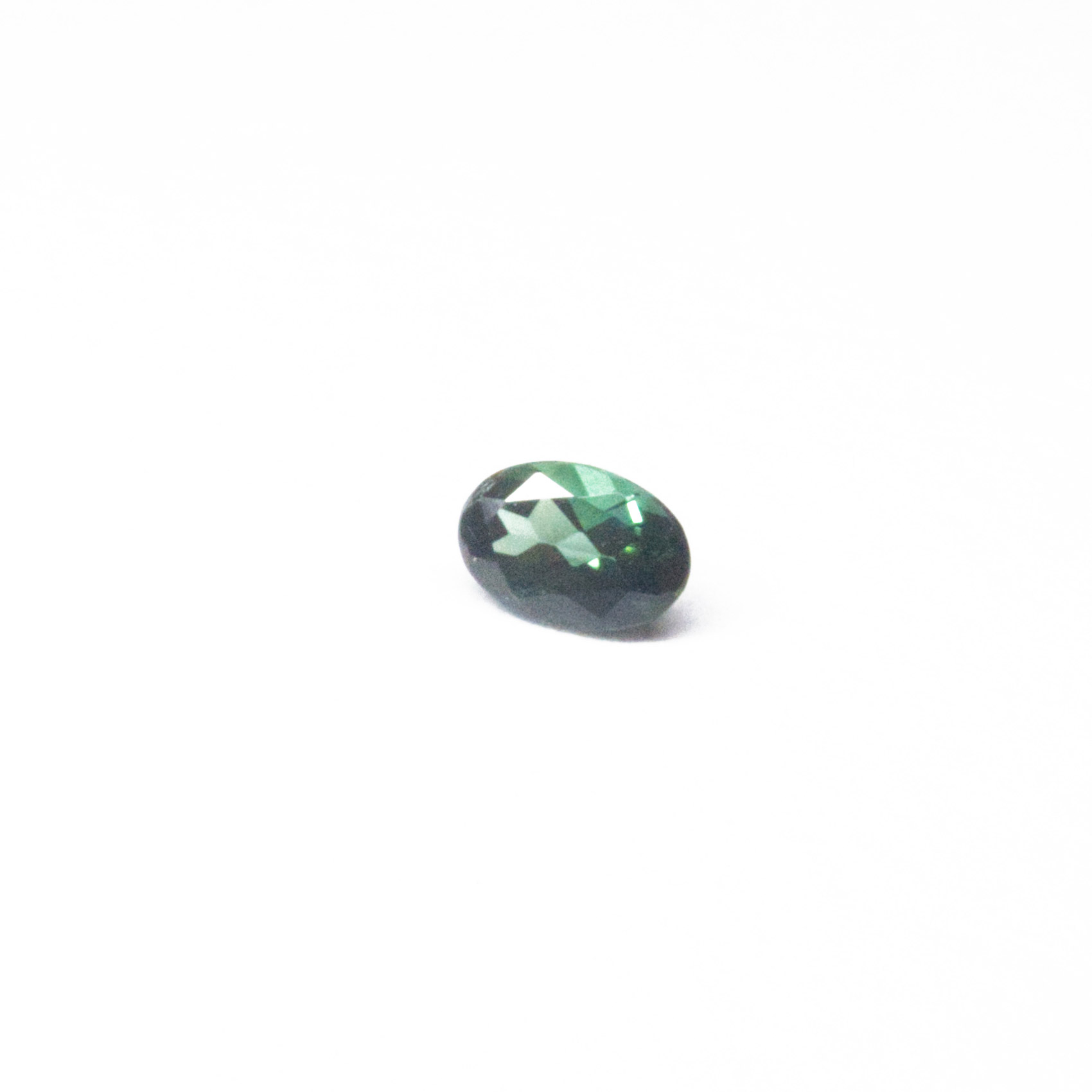 Bague de fiançailles Grenoble, pierre précieuse verte